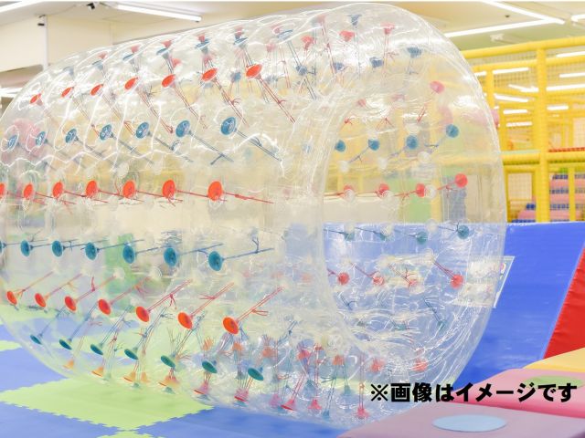屋内の遊び場!だから暑い日も寒い日も雨の日も天気を気にせずゆっくり遊べる全天候型屋内遊園地。