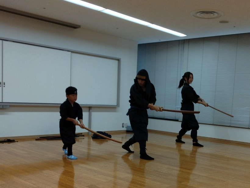 9�΂���͌������E�ҏC�s�ƂȂ�܂��B