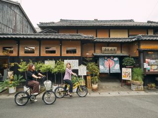 大正末期に創業し平成初期に廃業した元銭湯をリノベーションしてオープンした町のシンボル【藝術喫茶清水温泉】に到着!