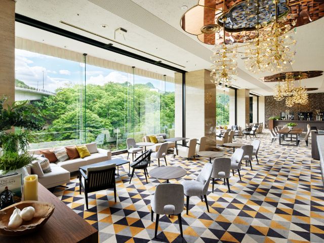 ティーラウンジ「サンリバー」