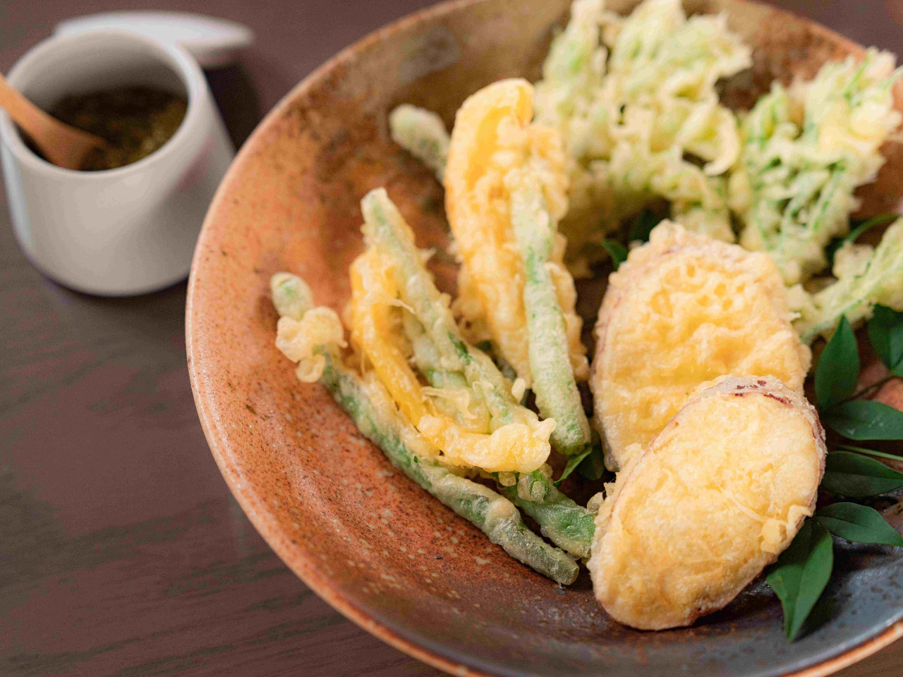 Gߖ؂̓VՂɂ́AVł͂ȂAۉŊlꂽtɍŏオĂBVՂۗ̕܂B