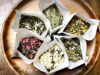 好きな香りを選んでよもぎハーブパックづくり☆