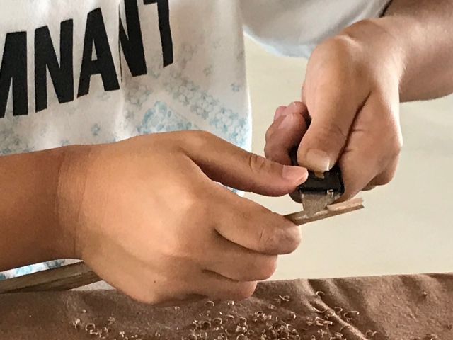 小刀の使い方が上手ですね。