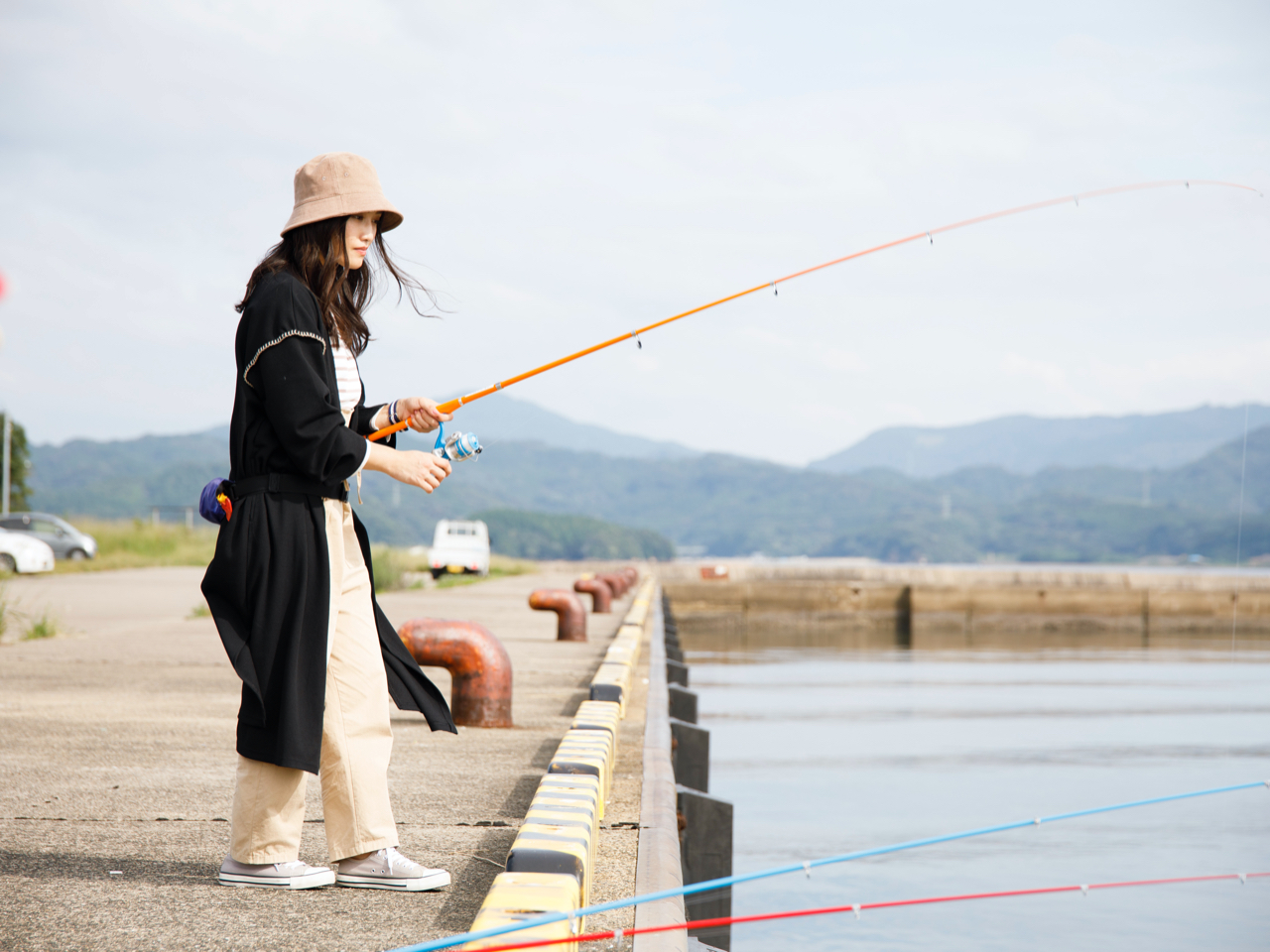 釣り場では、ライフジャケットを着用し安全に釣りを楽しんでください。