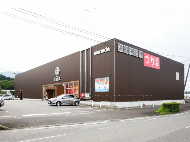 つり具のまるきん伊万里本店外観です♪