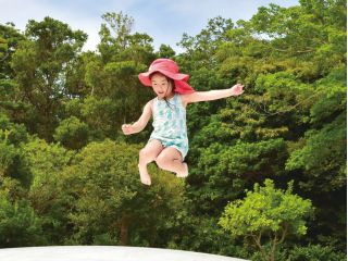 さわやかな空気と森に包まれて、飛び跳ねる未来へランランランラーン♪