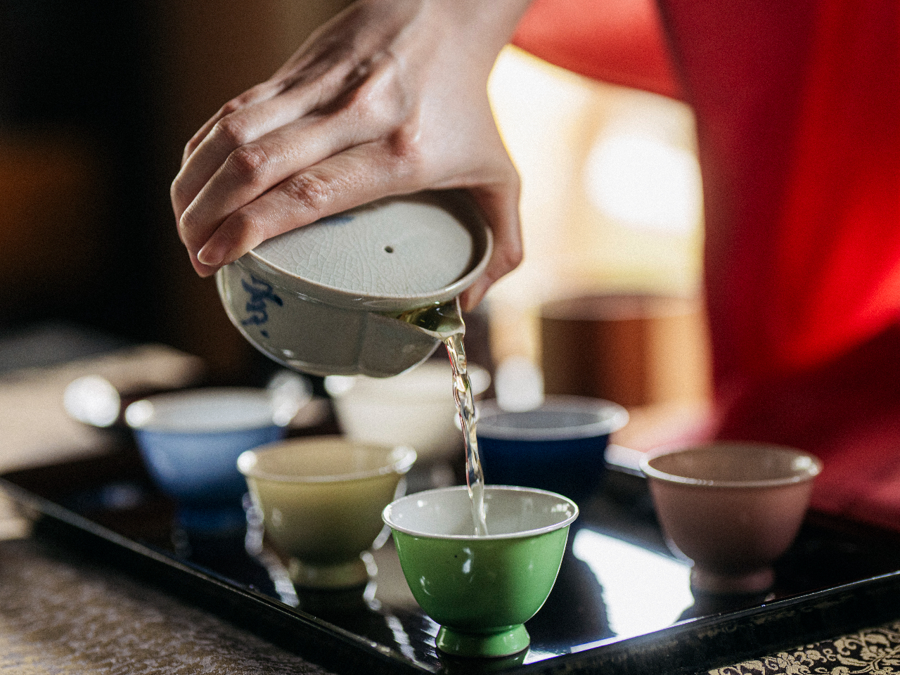 お手前の中では高級日本茶(玉露)を淹れ、参加者にお出しします。