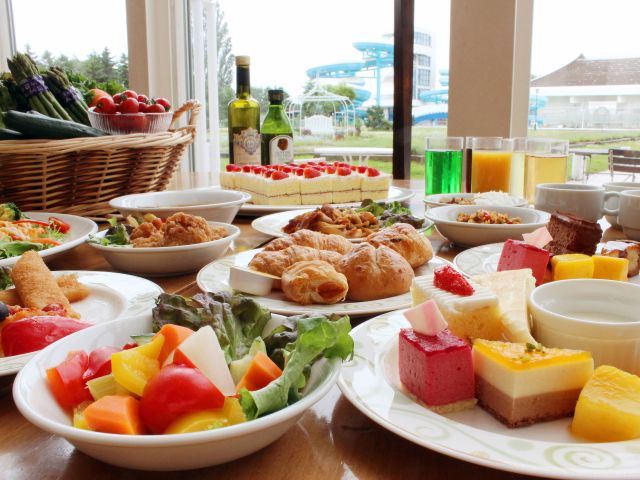 7/13～＞【洋食ランチビュッフェ】大人気の実演メニューやお寿司に