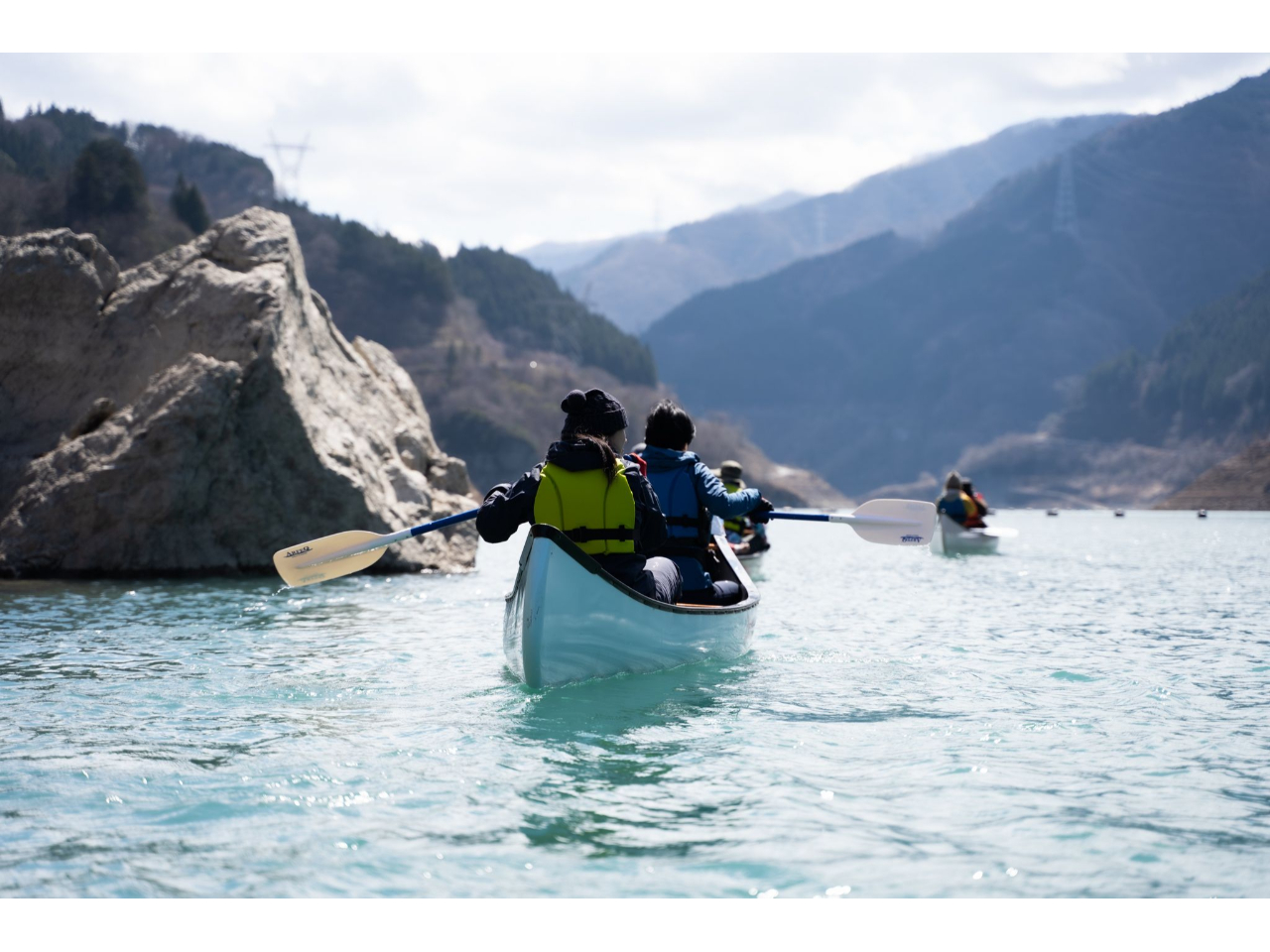 荒川水系の清流・浦山川の水を湛えた秩父さくら湖にカナディアンカヌーで漕ぎ出そう!