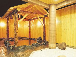 露天風呂(2018年リニューアル)。新鮮な空気を吸いながら。