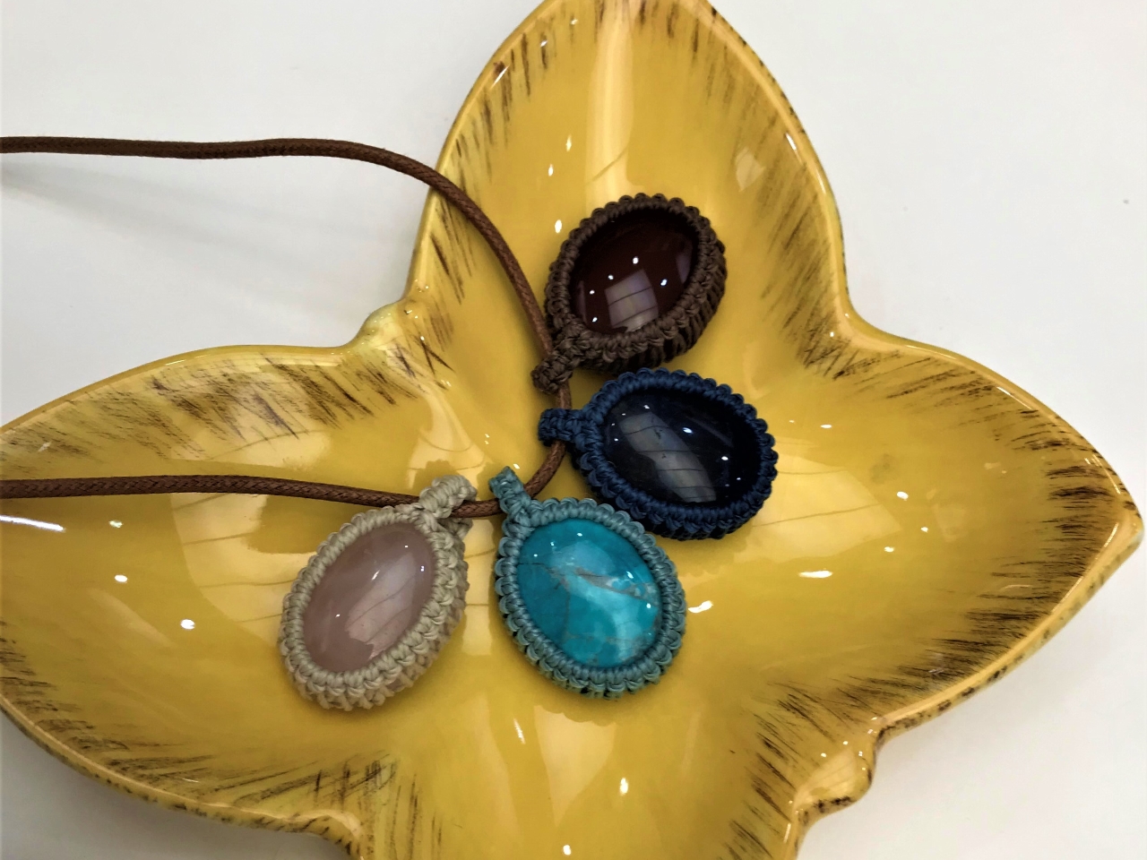 (初心者の方大歓迎)【ペンダント作り】マクラメフレーミングアクセサリー作り体験★...