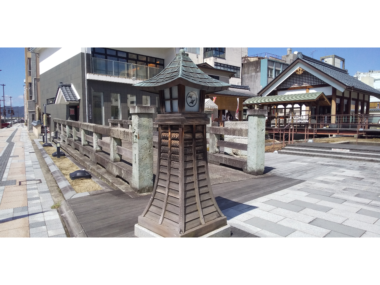 柴田神社。なぜ橋があるのでしょうか?