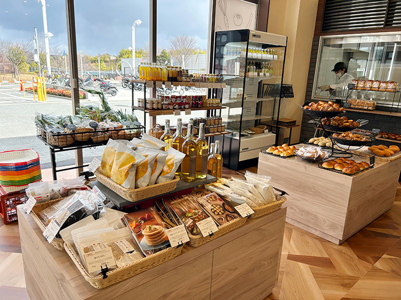 n̔_Ƃ③Anr[H[񂽂ƃR{[VANIȐ邨XƂāudesseЂ炩vɃI[v܂B 