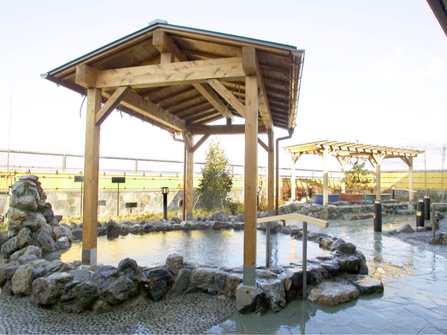 パノラマ露天風呂では日常のストレスが解消されること間違いなしです♪