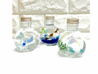 天然シーグラスを使って水中アートが作れます