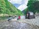 入浴後は敷地内からつながるプライベート川原でひと休み♪