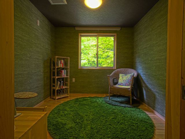 湯上がりはヒーリングルームでゆったりと♪  フットマッサージ機をご用意。