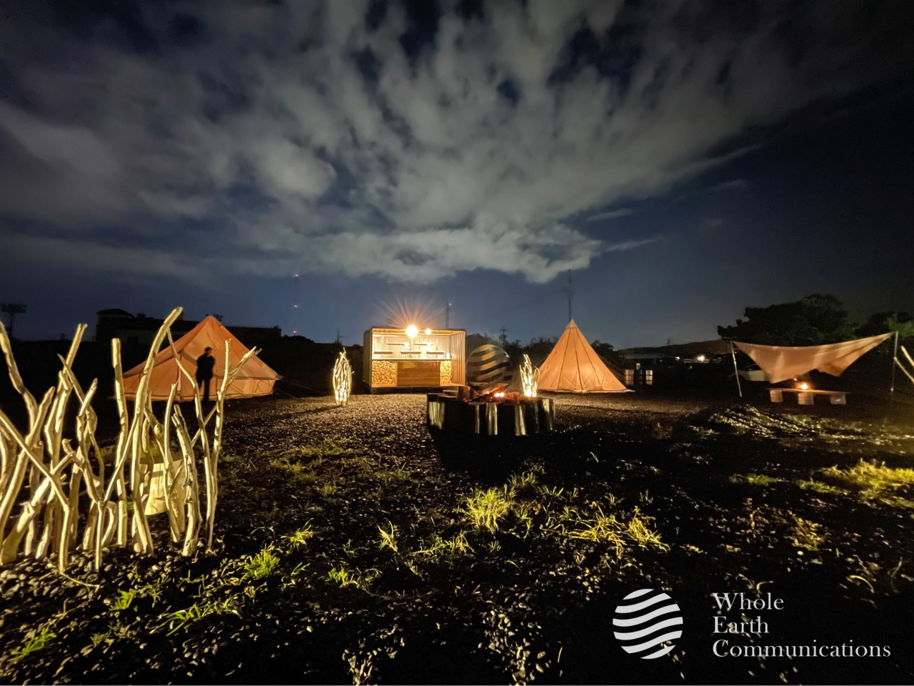 【秋冬プラン】\タープBBQサイトレンタル★/シーサイドキャンプの夜は焚火を囲み...