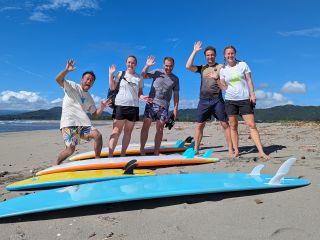 みんなで楽しくサーフィン体験しよう♪