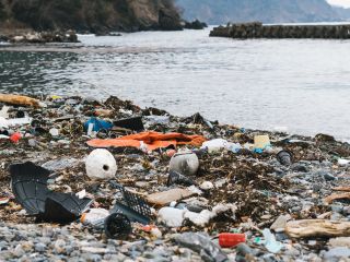福井県若狭湾に漂着した海ゴミ