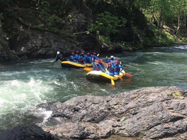 富良野・トマムで遊ぶなら♪ 空知川ラフティング〈南富良野町〉ベース移転記念!今シーズン写真データ無料!6才からOK!:Raft&Crew Outdoor Company.