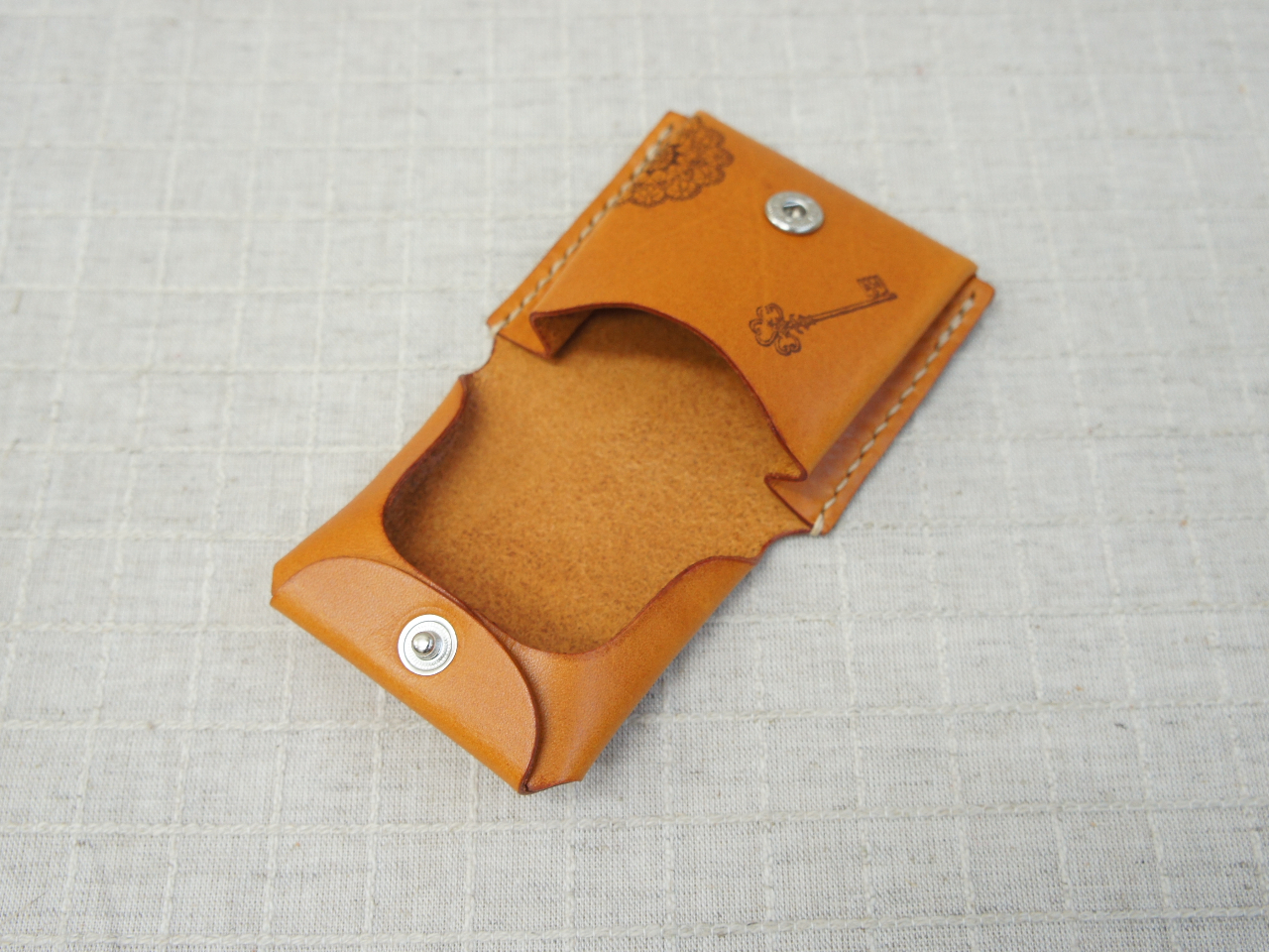 開けたときにコインがこぼれず、見やすいデザイン