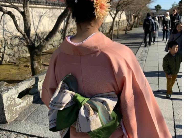 ����A���ԂɗU����