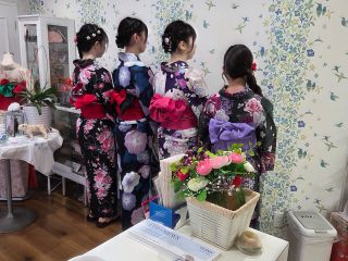 本日女子会、美人さん勢揃いです!