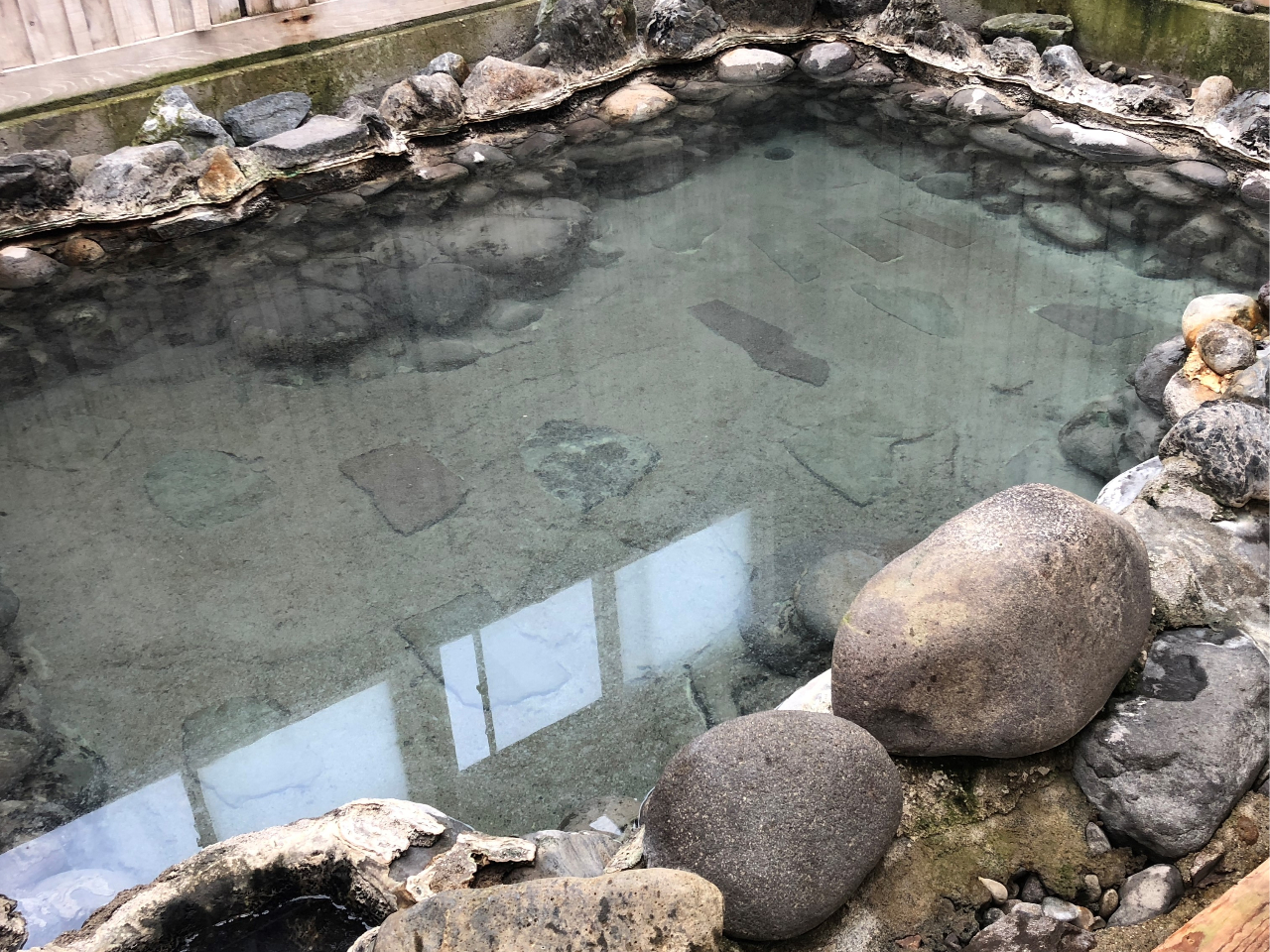 源泉掛け流し温泉です