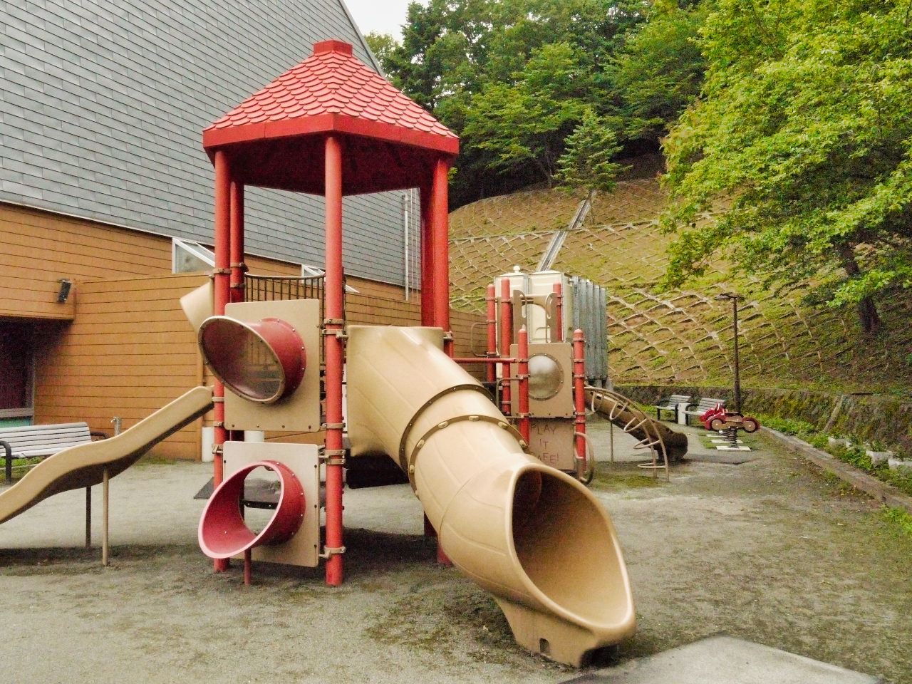 ~nɂyȂ悵LẑׂقXvNV܂