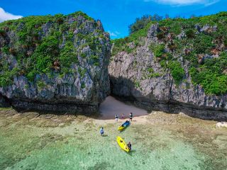 カヤックで秘境「備瀬のワルミ」に上陸!