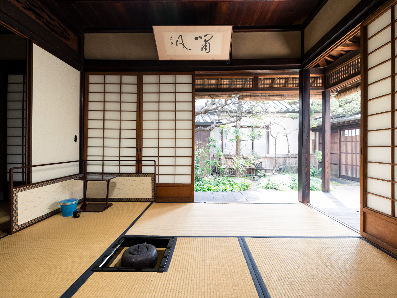 z200Nȏ̒ł藬鎞Ԃ𖡂키