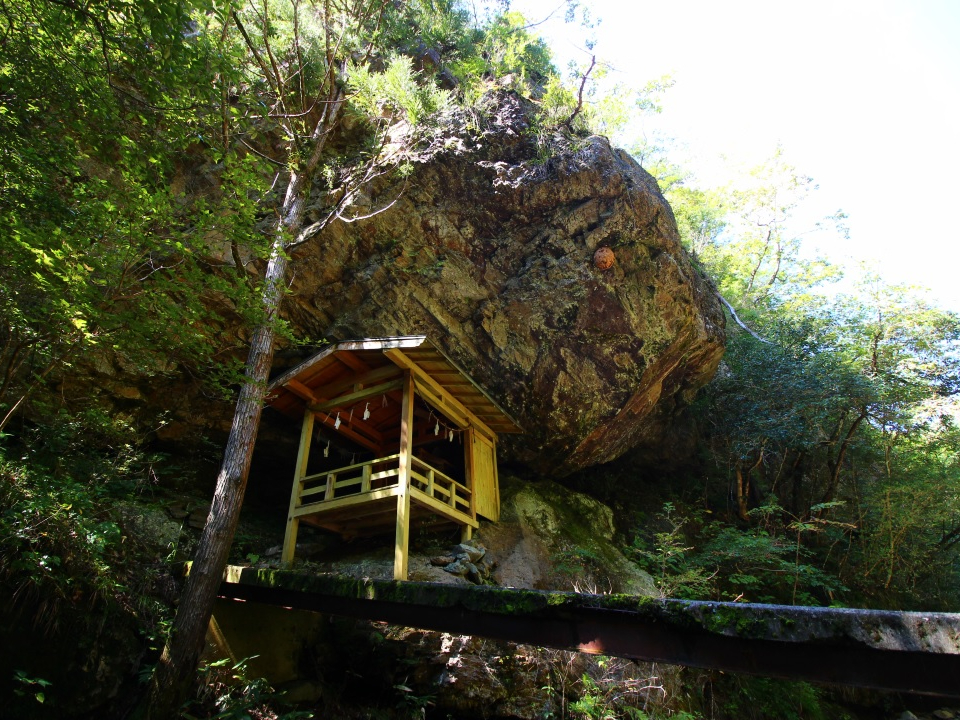 邑南町のパワースポット 鬼の木戸にある貴船神社