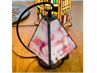 Newsの加藤シゲアキさんが、Newsの全力メイキングで制作されたランプです。ワークショップでは、同じガラスを使って制作します。