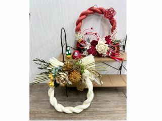 【作品例】今年はナチュラルカラーでお部屋に馴染むしめなわリースもおすすめです!デザインに悩むときは、お好きなサンプルを参考にしながら作る事もできるので安心♪