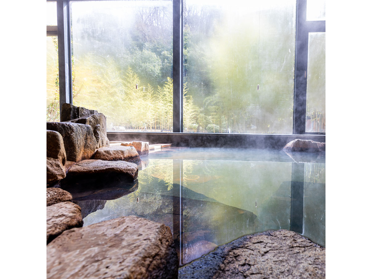 自慢の湧き出る宮水が 体を癒してくれます