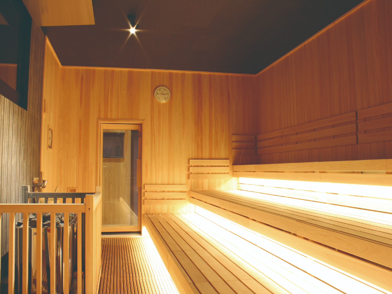 最大33名利用可能な大型サウナ。2025年4月 露天風呂にNEW OPEN 【森のサウナ 蒸庵-jouan-】※詳細はHPをご確認ください。