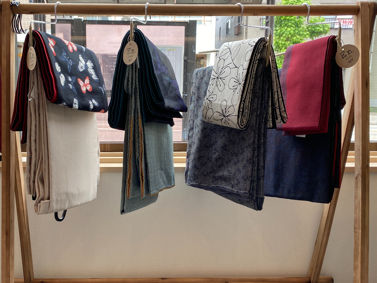 着物&帯のセットをお手頃価格で販売しております♪