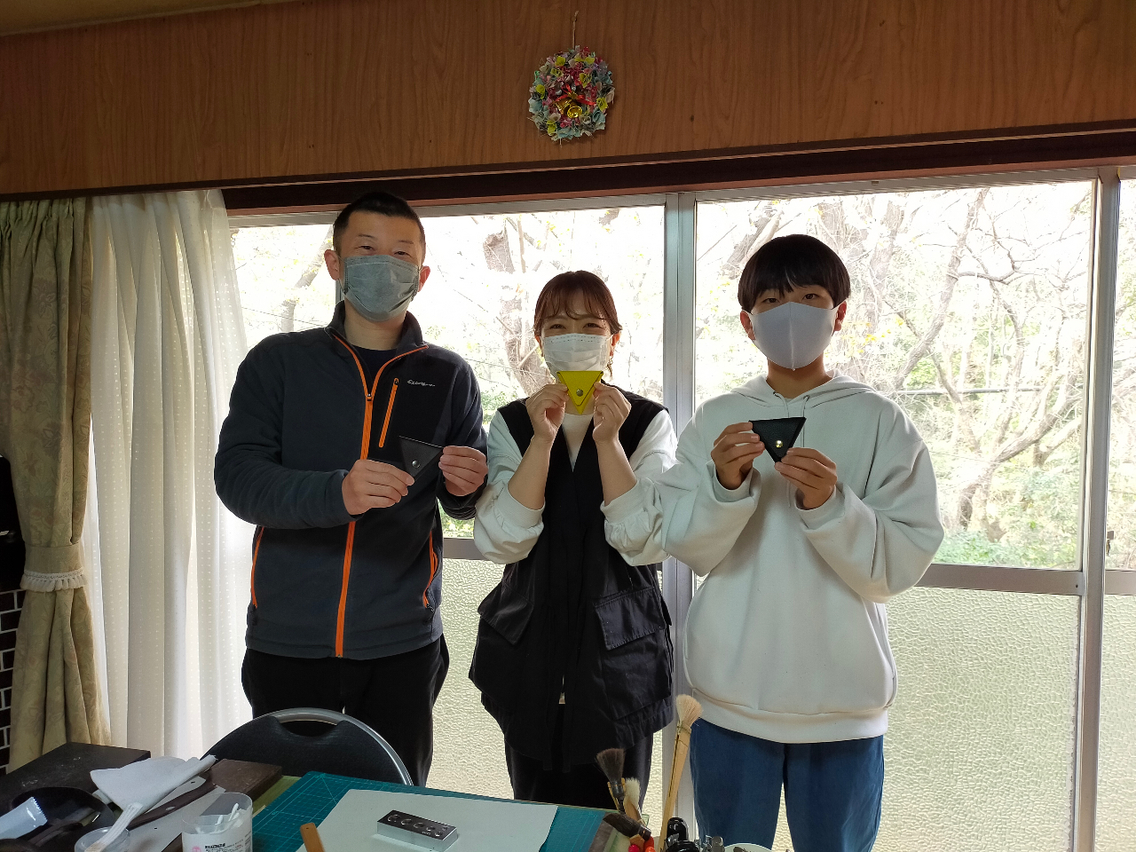 家族で仲良く記念の品を。