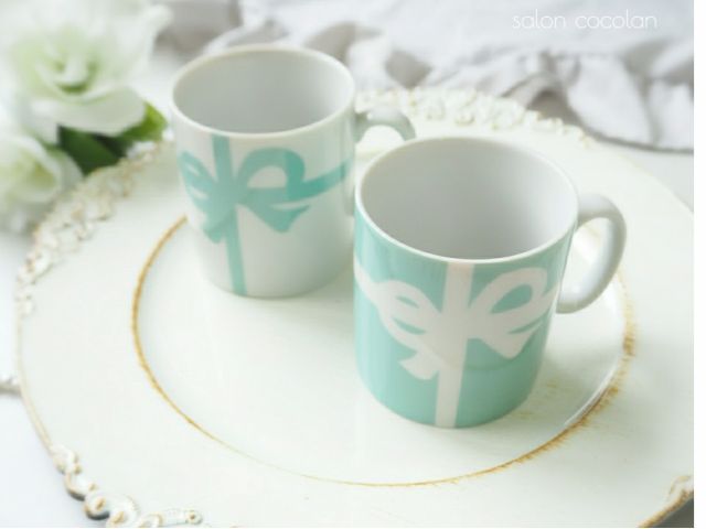 お客様作品のマグカップ ペアでも制作可能です。結婚祝いにも最適。