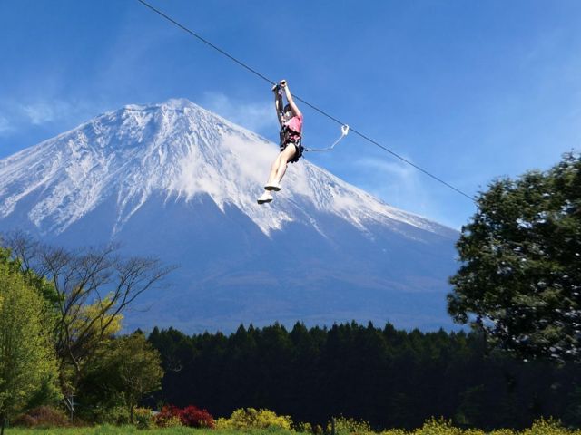 なんと高さ10m!! これだけでも、ドキドキわくわくです! (オプション:1回500円)