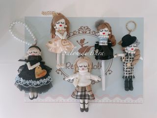 基本のルルべドールはツーピースとワンピース。髪型はボブや三つ編みでアレンジします♪