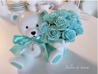 ティファニーブルーが可愛いLucky Bearちゃん。(リボン、チャーム、ソープフラワー付き)