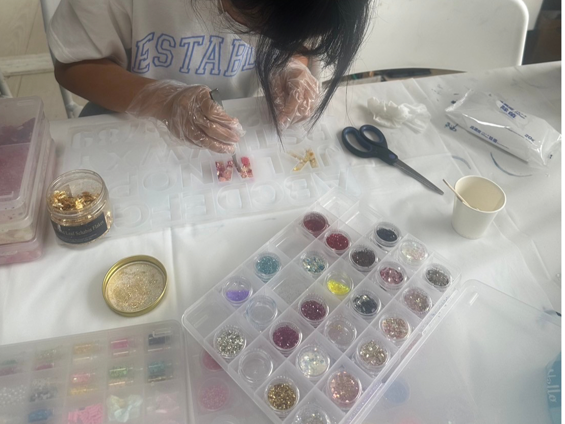 沢山のお花やパーツから好きな物を選んで♪