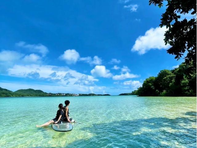 青い空とキラキラの海で2人だけの贅沢時間♪