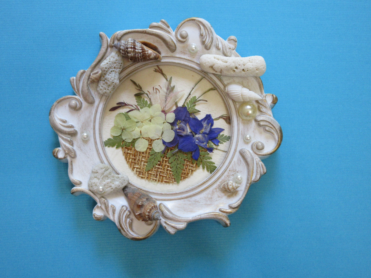 �f�U�C���͑I�Ԃ��Ƃ��ł��܂��B����������i��������ɏ����Ċy���߂܂���