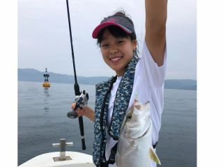 港から5分でいかだ到着!女性やお子様でも楽しめます。