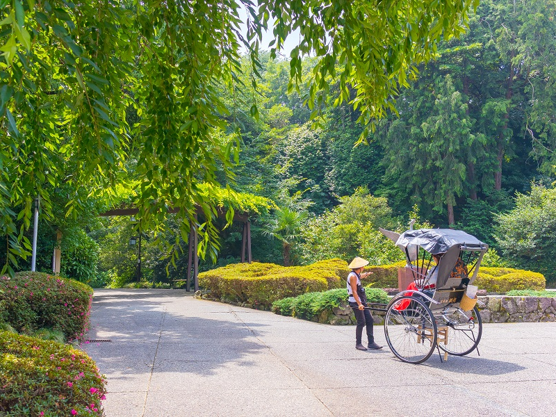 【じゃらん限定プラン!】♪ひがし茶屋街から兼六園へ♪ ~大人気ツアー35分コース...