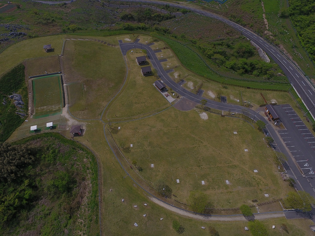 ߂ɑ܂BǗ2300~Ń\̃^\łB̍L͖9m~9m ͎ŒnɃ}[Nŋ؂Ă̂̍͂ȂA O[