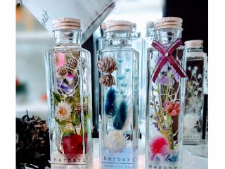 お好きなものを、瓶に閉じ込めて、思い出を作りましょう。